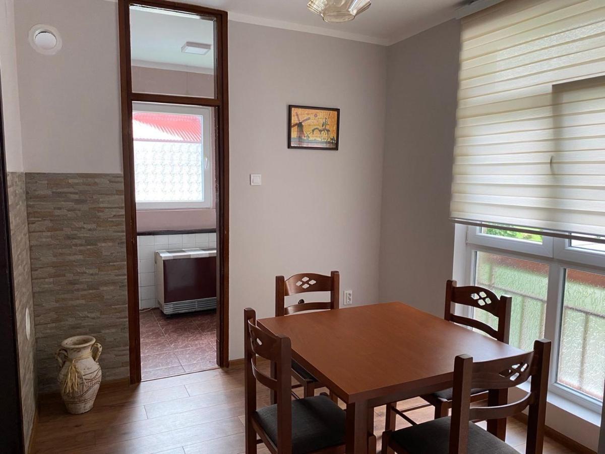 פלוזינה Linden Apartment מראה חיצוני תמונה